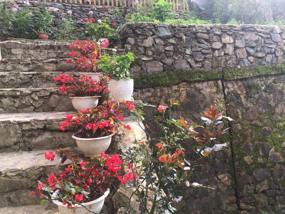 Dong Suoi H'Mong Homestay & Bungalow - Trek & Vegetarian Food Mu Cang Chai Exterior photo