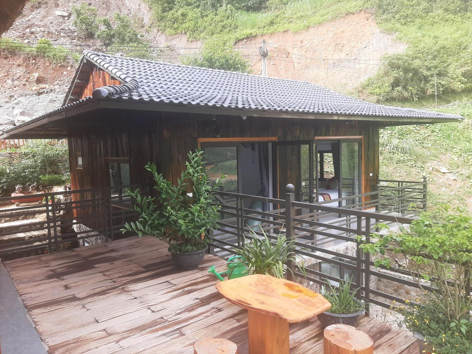Dong Suoi H'Mong Homestay & Bungalow - Trek & Vegetarian Food Mu Cang Chai Exterior photo