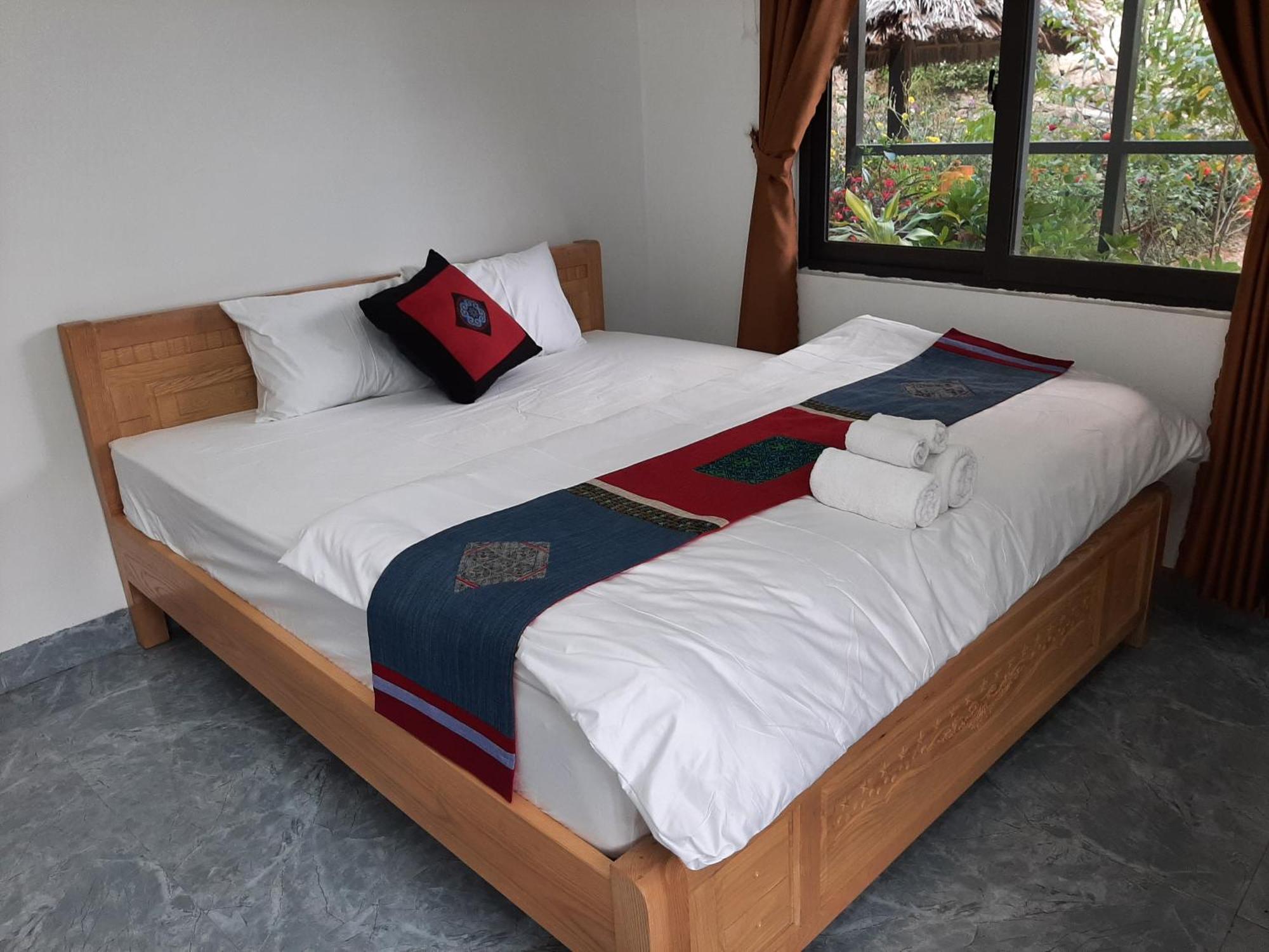 Dong Suoi H'Mong Homestay & Bungalow - Trek & Vegetarian Food Mu Cang Chai Room photo